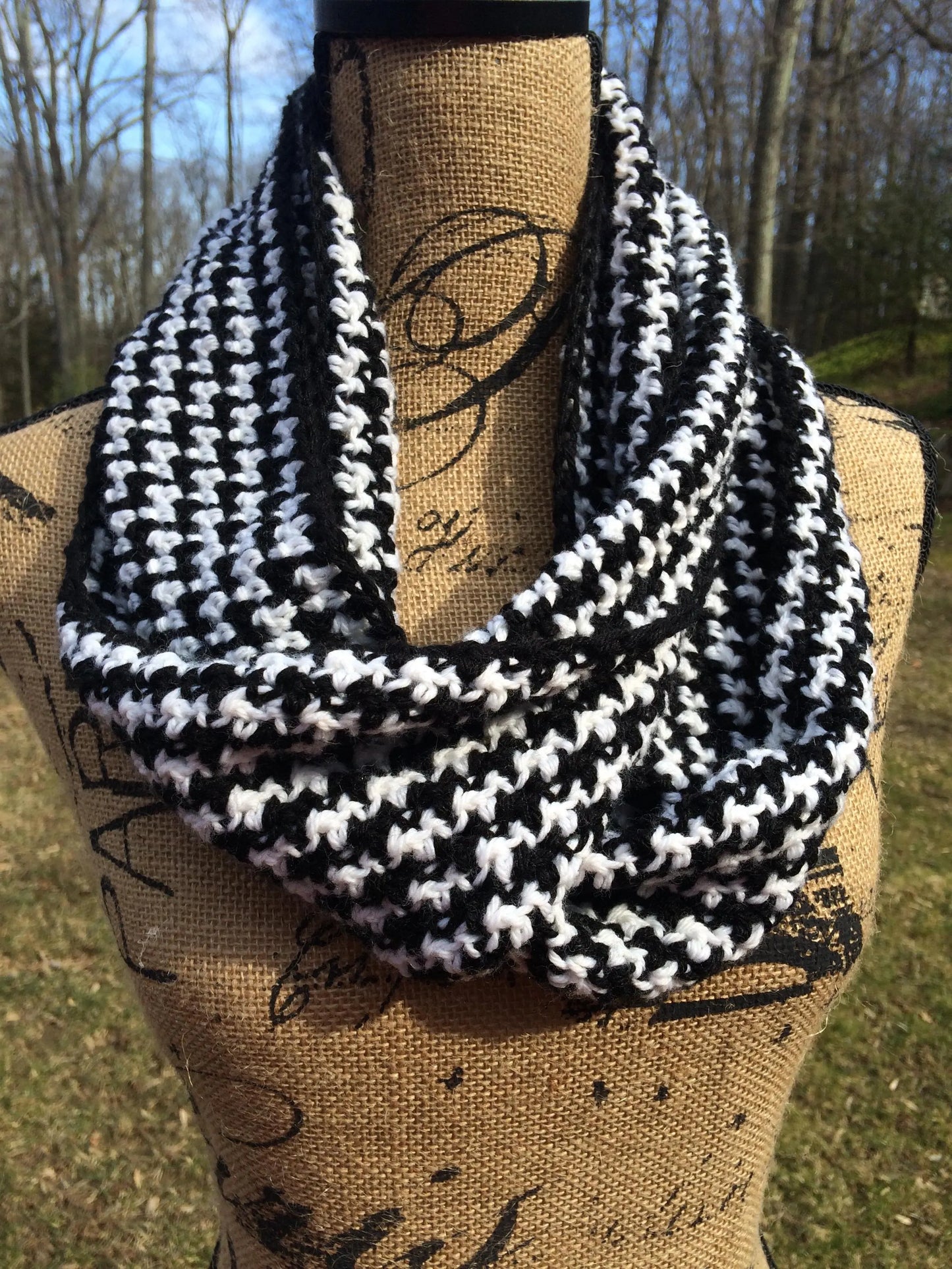 Houndstooth Cowl Infinity Scarf Crochet Pattern