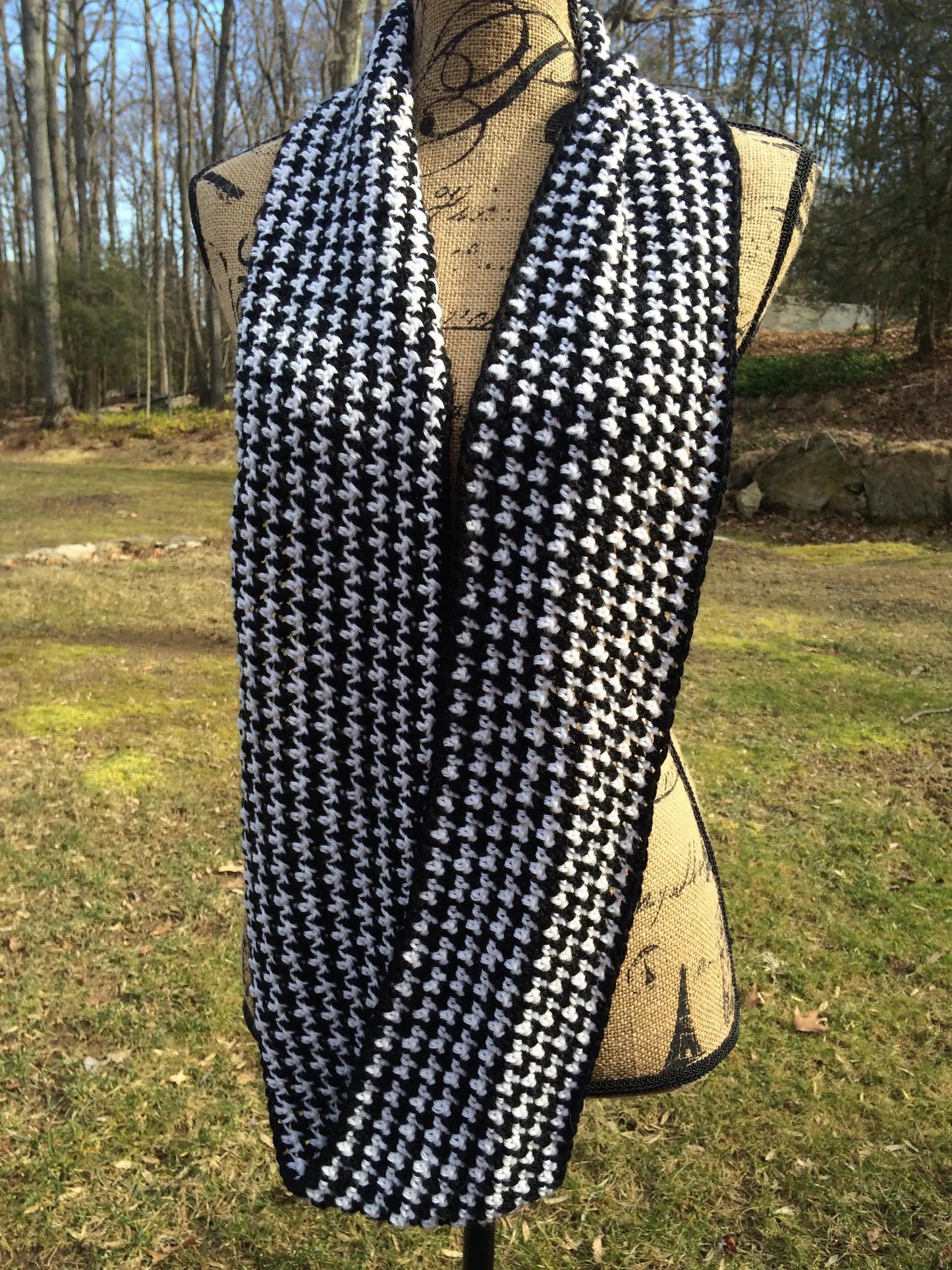 Houndstooth Cowl Infinity Scarf Crochet Pattern